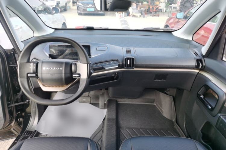 Used Baojun KiWi EV 2021 Artist Model Lithium Iron Phosphate Interior 2
