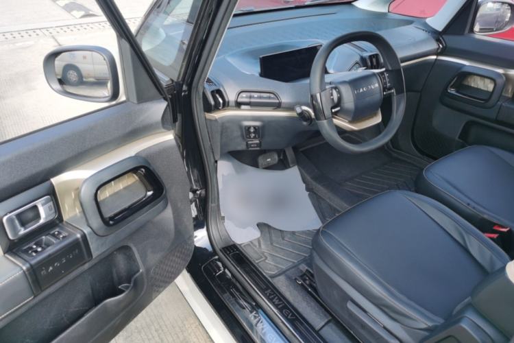 Used Baojun KiWi EV 2021 Artist Model Lithium Iron Phosphate Interior 3