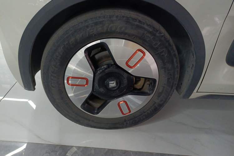 Used Baojun KiWi EV 2021 Designer Lithium Iron Phosphate Left Front Wheel Hub