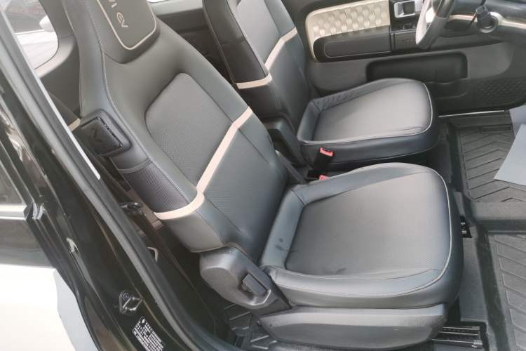 Used Baojun KiWi EV 2021 Artist Model Lithium Iron Phosphate Right Front Seat