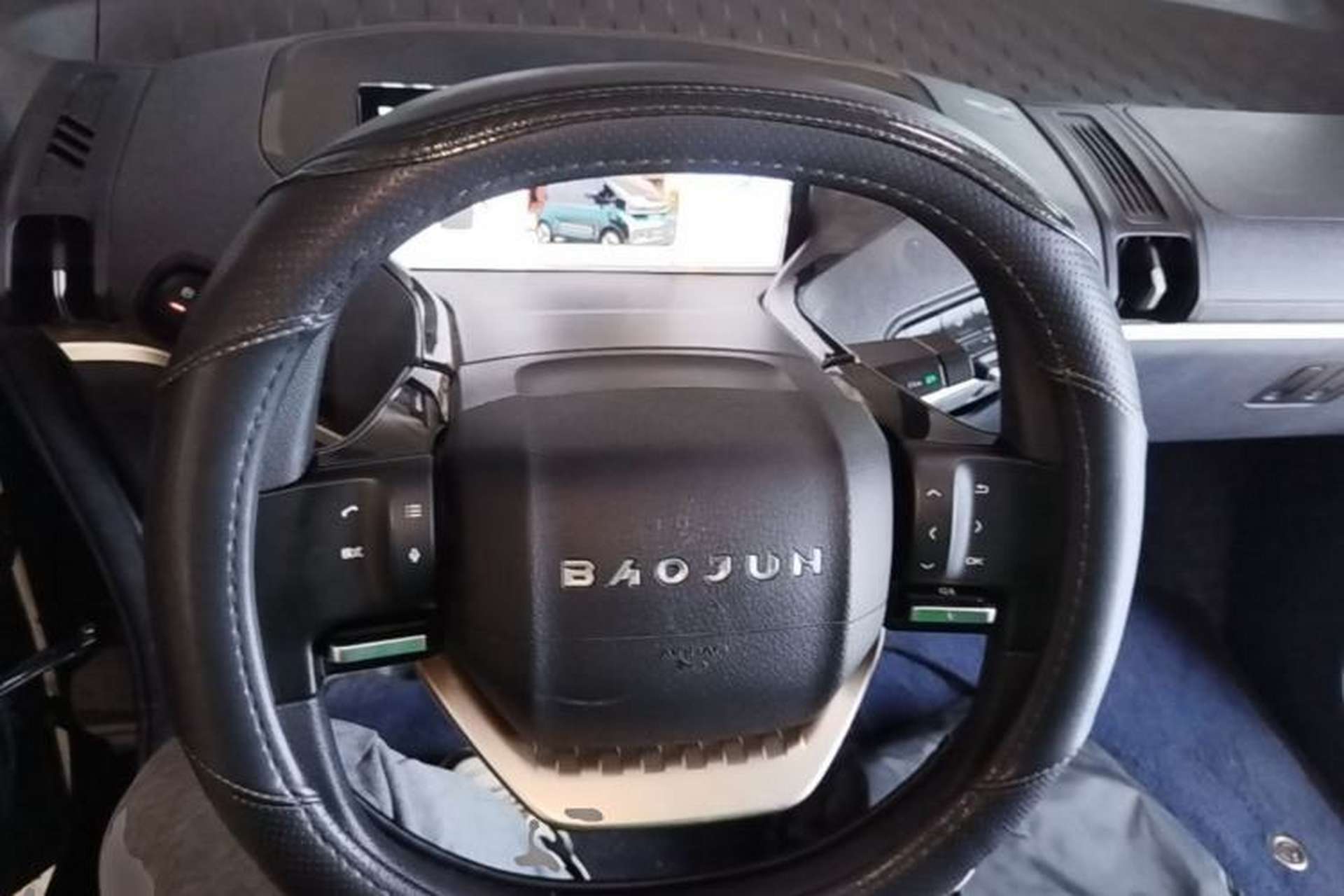 Used Baojun KiWi EV 2021 Artist Model Lithium Iron Phosphate Steering Wheel