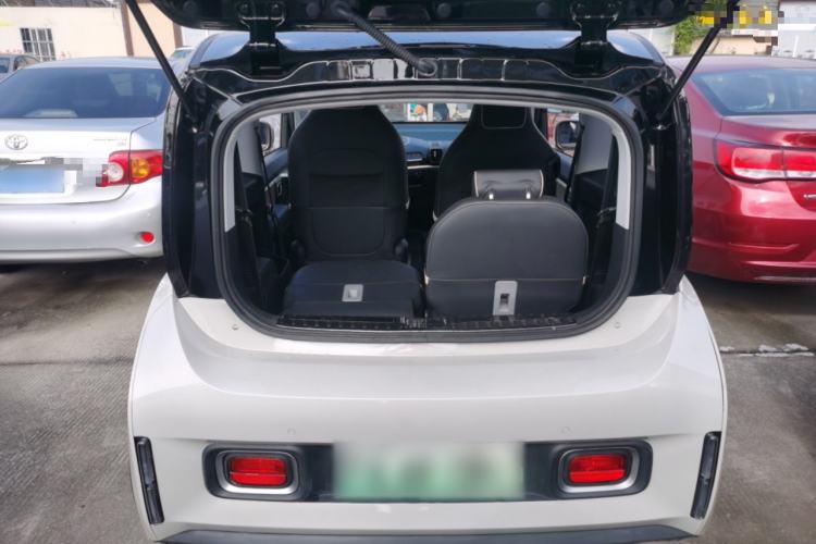 Used Baojun KiWi EV 2021 Artist Model Lithium Iron Phosphate Trunk