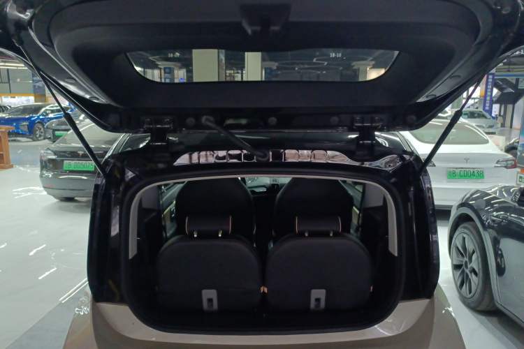 Used Baojun KiWi EV 2021 Designer Lithium Iron Phosphate Trunk