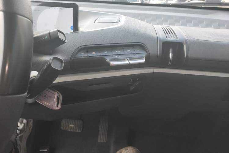 Used Baojun KiWi EV 2021 Designer Lithium Iron Phosphate Audio And AC Panel
