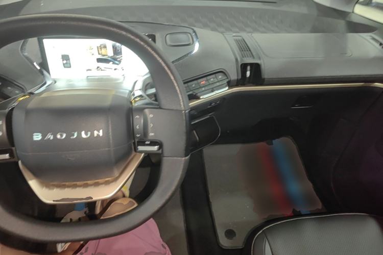 Used Baojun KiWi EV 2021 Artist Model Lithium Iron Phosphate Center Console