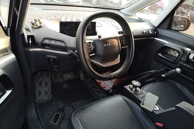 Used Baojun KiWi EV 2021 Artist Model Lithium Iron Phosphate Center Console