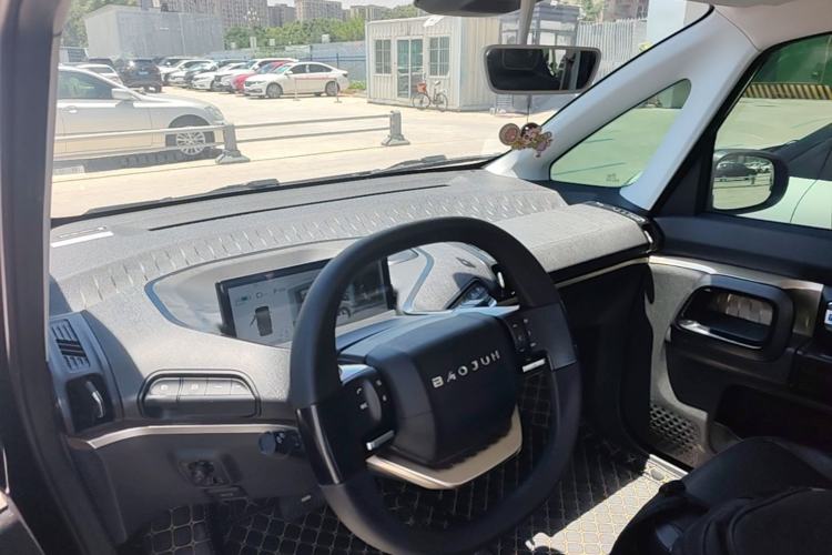 Used Baojun KiWi EV 2021 Artist Model Ternary Lithium Center Console
