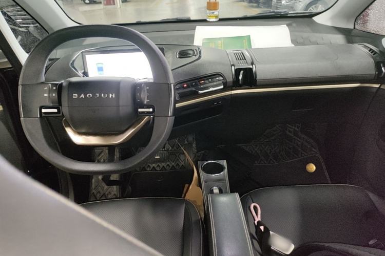 Used Baojun KiWi EV 2021 Artist Model Lithium Iron Phosphate Center Console