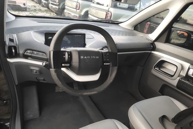 Used Baojun KiWi EV 2021 Designer Lithium Iron Phosphate Center Console