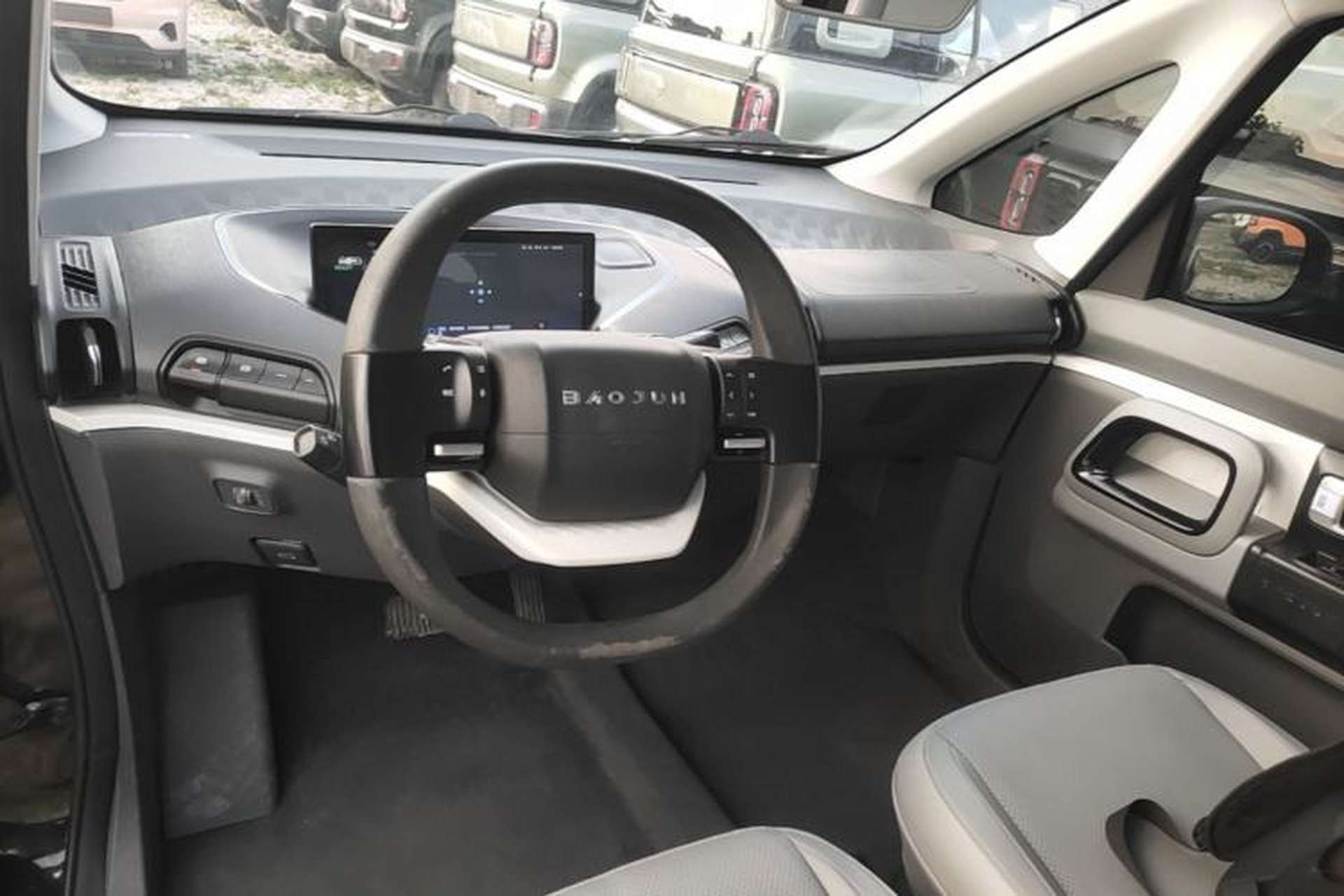 Used Baojun KiWi EV 2021 Designer Lithium Iron Phosphate Center Console