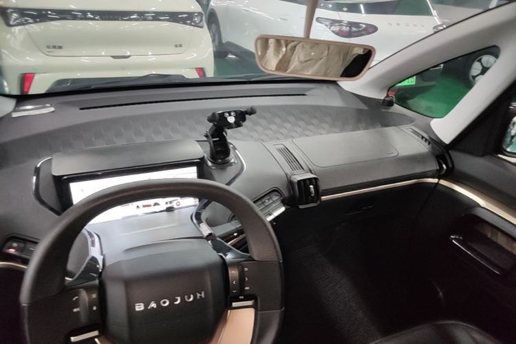 Used Baojun KiWi EV 2021 Designer Lithium Iron Phosphate Center Console