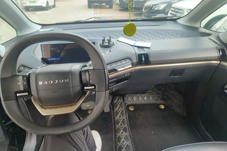 Used Baojun KiWi EV 2021 Designer Lithium Iron Phosphate Center Console