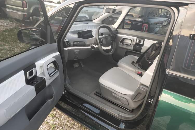 Used Baojun KiWi EV 2021 Designer Lithium Iron Phosphate Driver Seat