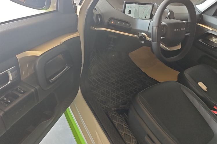 Used Baojun KiWi EV 2021 Artist Model Lithium Iron Phosphate Driver Seat