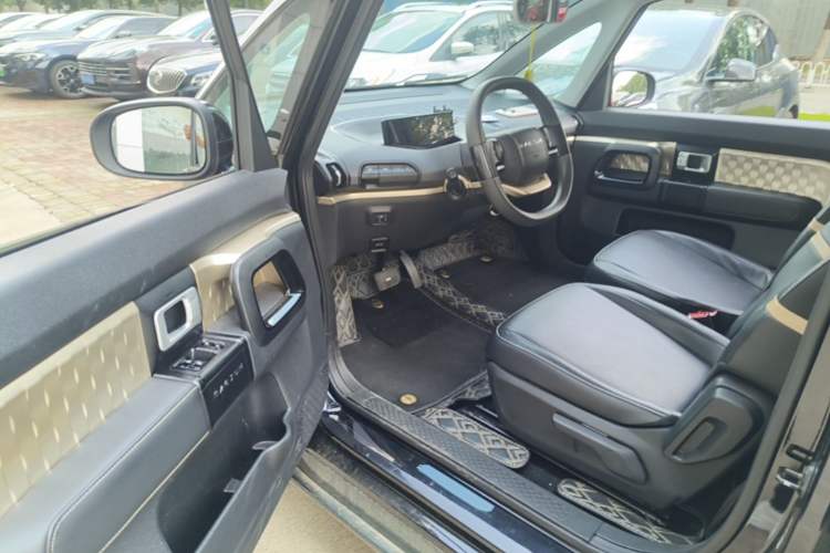 Used Baojun KiWi EV 2021 Designer Lithium Iron Phosphate Driver Seat