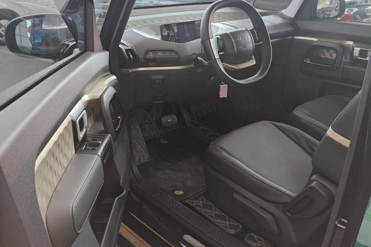 Used Baojun KiWi EV 2021 Artist Model Lithium Iron Phosphate Driver Seat