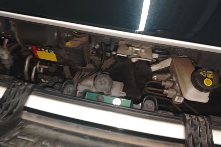 Used Baojun KiWi EV 2021 Customized Stylish Gold Edition Lithium Iron Phosphate Engine Bay