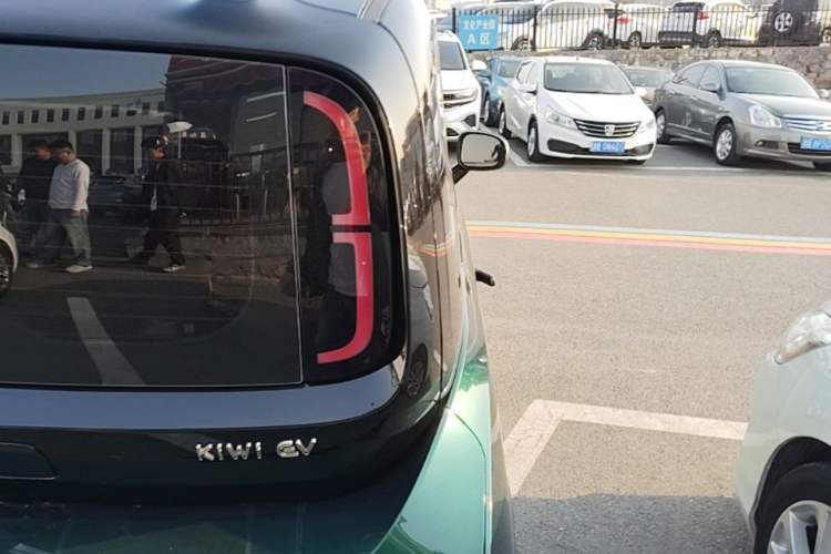 Used Baojun KiWi EV 2021 Artist Model Lithium Iron Phosphate Exterior 3