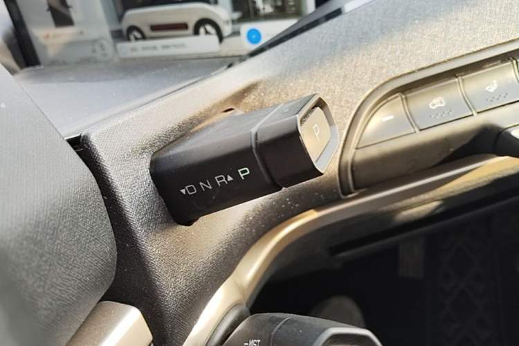 Used Baojun KiWi EV 2021 Artist Model Lithium Iron Phosphate Gear Lever