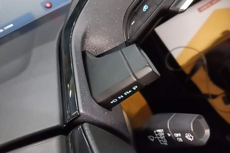 Used Baojun KiWi EV 2021 Artist Model Ternary Lithium Gear Lever