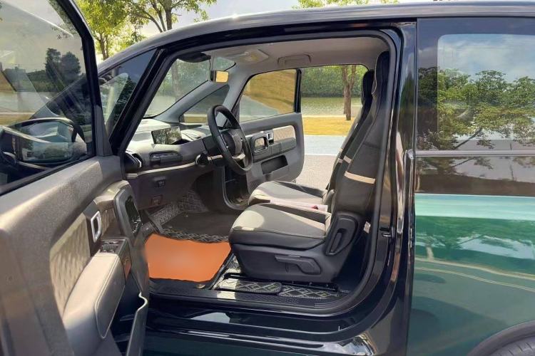 Used Baojun KiWi EV 2021 Designer Lithium Iron Phosphate Interior 3