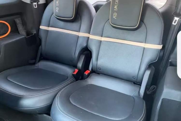 Used Baojun KiWi EV 2021 Designer Lithium Iron Phosphate Interior 4