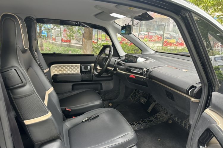 Used Baojun KiWi EV 2021 Artist Model Lithium Iron Phosphate Interior 4