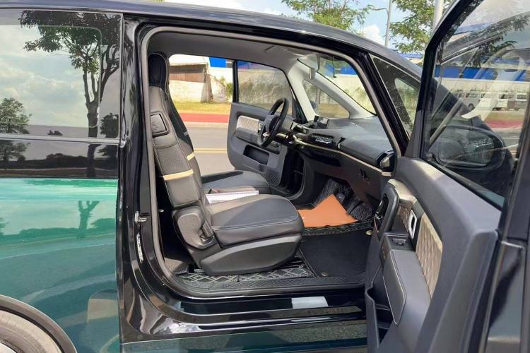 Used Baojun KiWi EV 2021 Designer Lithium Iron Phosphate Interior 7
