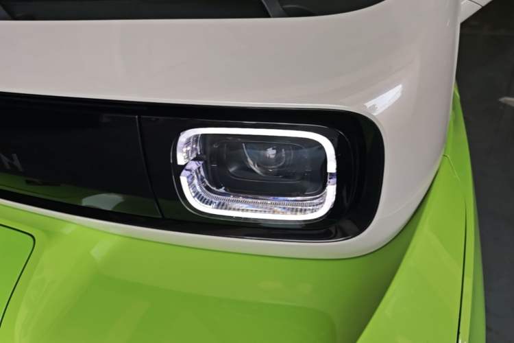 Used Baojun KiWi EV 2021 Artist Model Lithium Iron Phosphate Left Front Headlight
