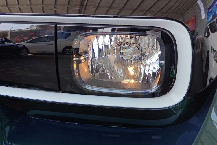 Used Baojun KiWi EV 2021 Artist Model Lithium Iron Phosphate Left Front Headlight