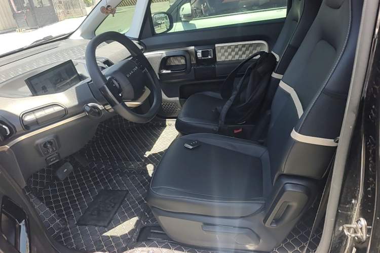 Used Baojun KiWi EV 2021 Artist Model Ternary Lithium Left Front Seat