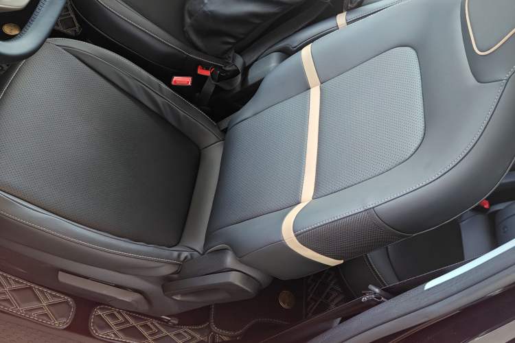 Used Baojun KiWi EV 2021 Artist Model Lithium Iron Phosphate Left Front Seat