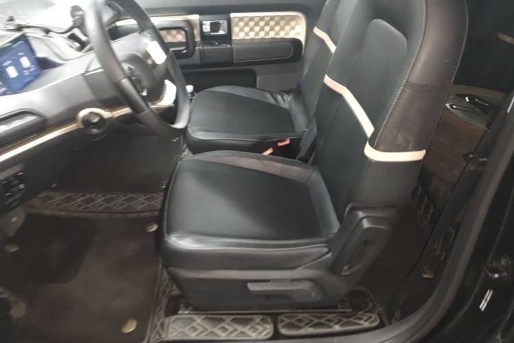 Used Baojun KiWi EV 2021 Customized Stylish Gold Edition Lithium Iron Phosphate Left Front Seat