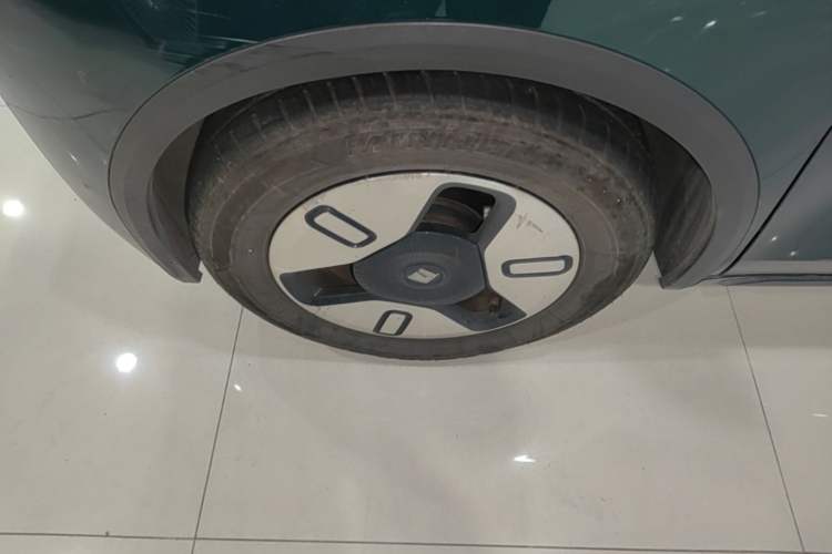 Used Baojun KiWi EV 2021 Artist Model Lithium Iron Phosphate Left Front Wheel Hub
