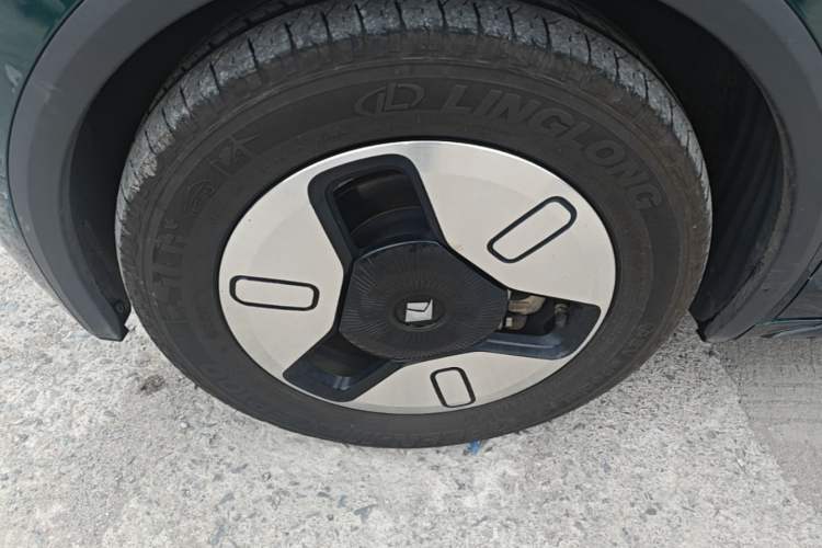 Used Baojun KiWi EV 2021 Artist Model Lithium Iron Phosphate Left Front Wheel Hub