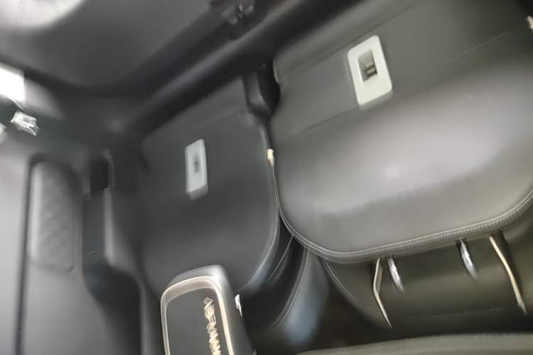 Used Baojun KiWi EV 2021 Artist Model Lithium Iron Phosphate Left Rear Seat