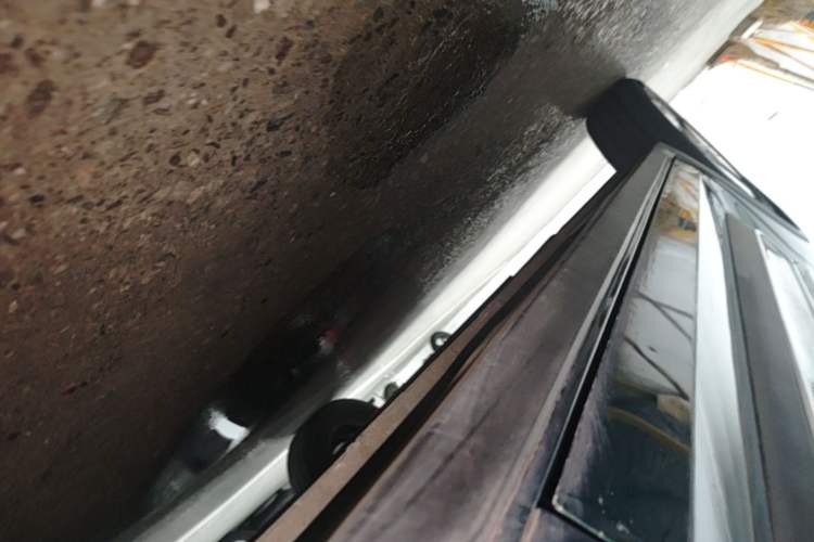 Used Baojun KiWi EV 2021 Customized Stylish Gold Edition Lithium Iron Phosphate Left Side Sill