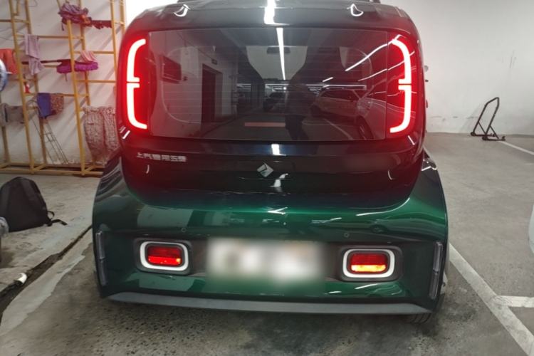 Used Baojun KiWi EV 2021 Customized Stylish Gold Edition Lithium Iron Phosphate Rear