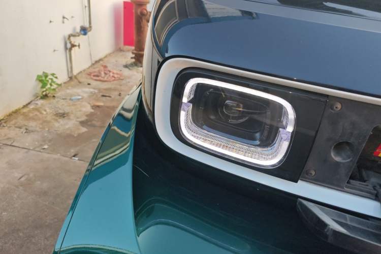 Used Baojun KiWi EV 2021 Designer Lithium Iron Phosphate Right Front Headlight