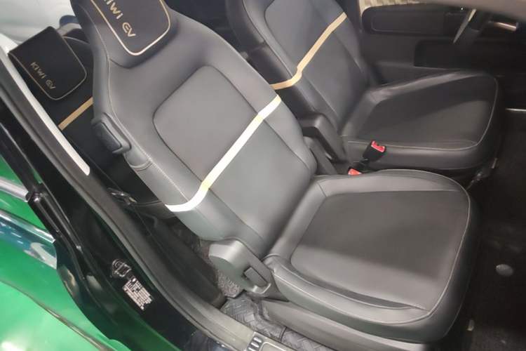 Used Baojun KiWi EV 2021 Designer Lithium Iron Phosphate Right Front Seat
