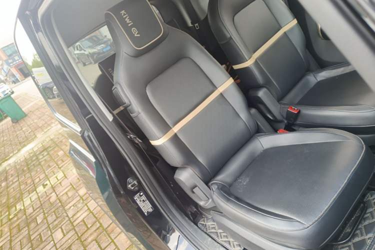 Used Baojun KiWi EV 2021 Designer Lithium Iron Phosphate Right Front Seat