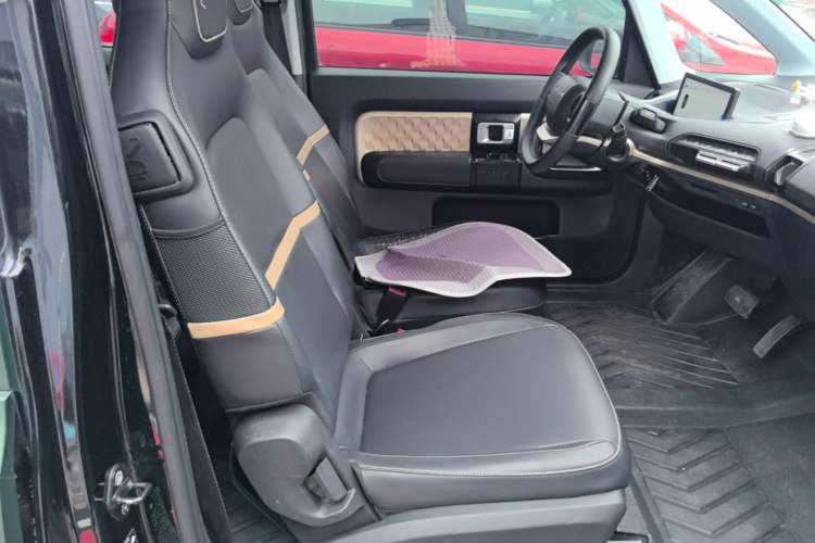 Used Baojun KiWi EV 2021 Designer Lithium Iron Phosphate Right Front Seat