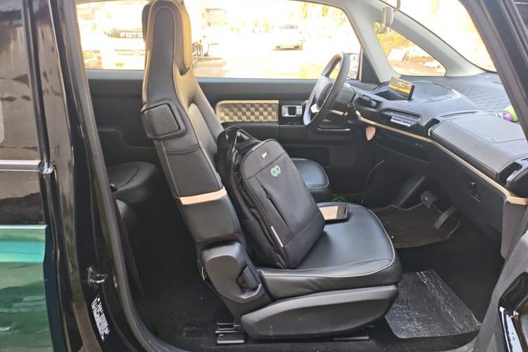 Used Baojun KiWi EV 2021 Designer Lithium Iron Phosphate Right Front Seat