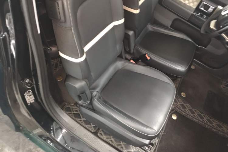 Used Baojun KiWi EV 2021 Customized Stylish Gold Edition Lithium Iron Phosphate Right Front Seat