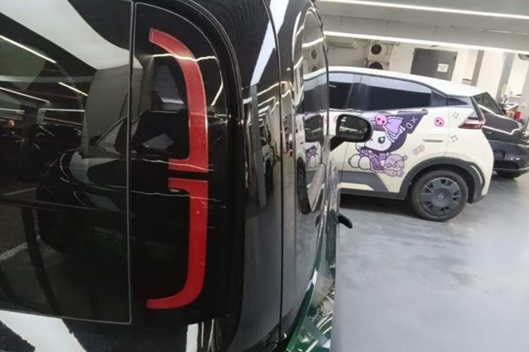 Used Baojun KiWi EV 2021 Customized Stylish Gold Edition Lithium Iron Phosphate Right Rear Taillight