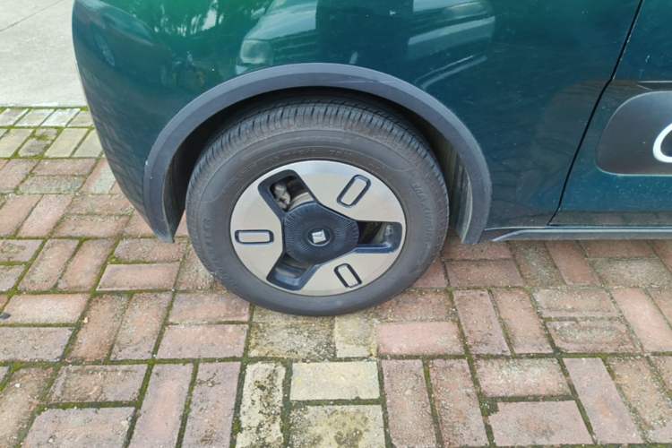 Used Baojun KiWi EV 2021 Designer Lithium Iron Phosphate Right Rear Wheel Hub