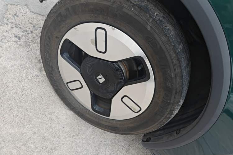 Used Baojun KiWi EV 2021 Artist Model Lithium Iron Phosphate Right Rear Wheel Hub
