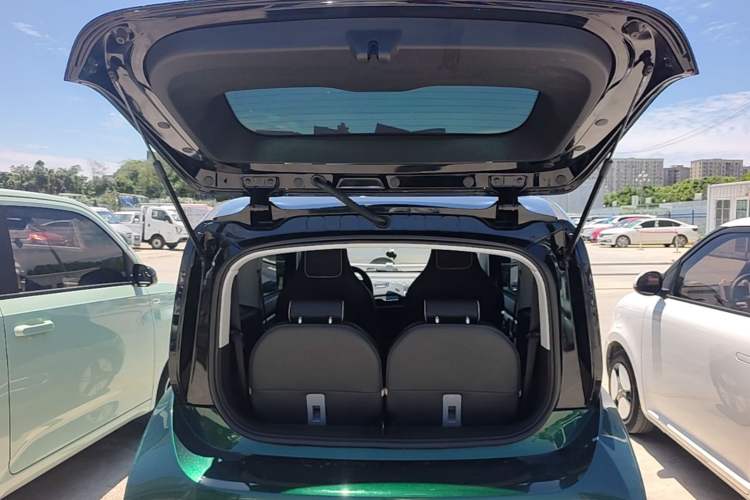 Used Baojun KiWi EV 2021 Artist Model Ternary Lithium Trunk