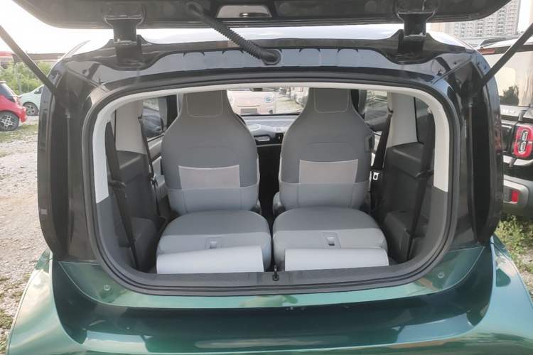 Used Baojun KiWi EV 2021 Designer Lithium Iron Phosphate Trunk