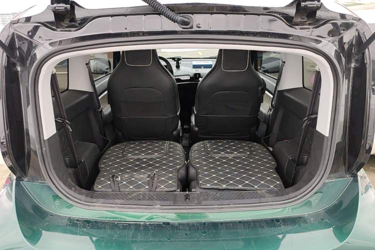 Used Baojun KiWi EV 2021 Designer Ternary Lithium Trunk